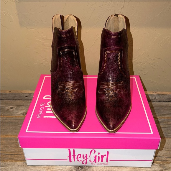Hey Girl by Corkys Shoes - Corkys Hey Girl Smoke Show Ankle Booties in Wine
